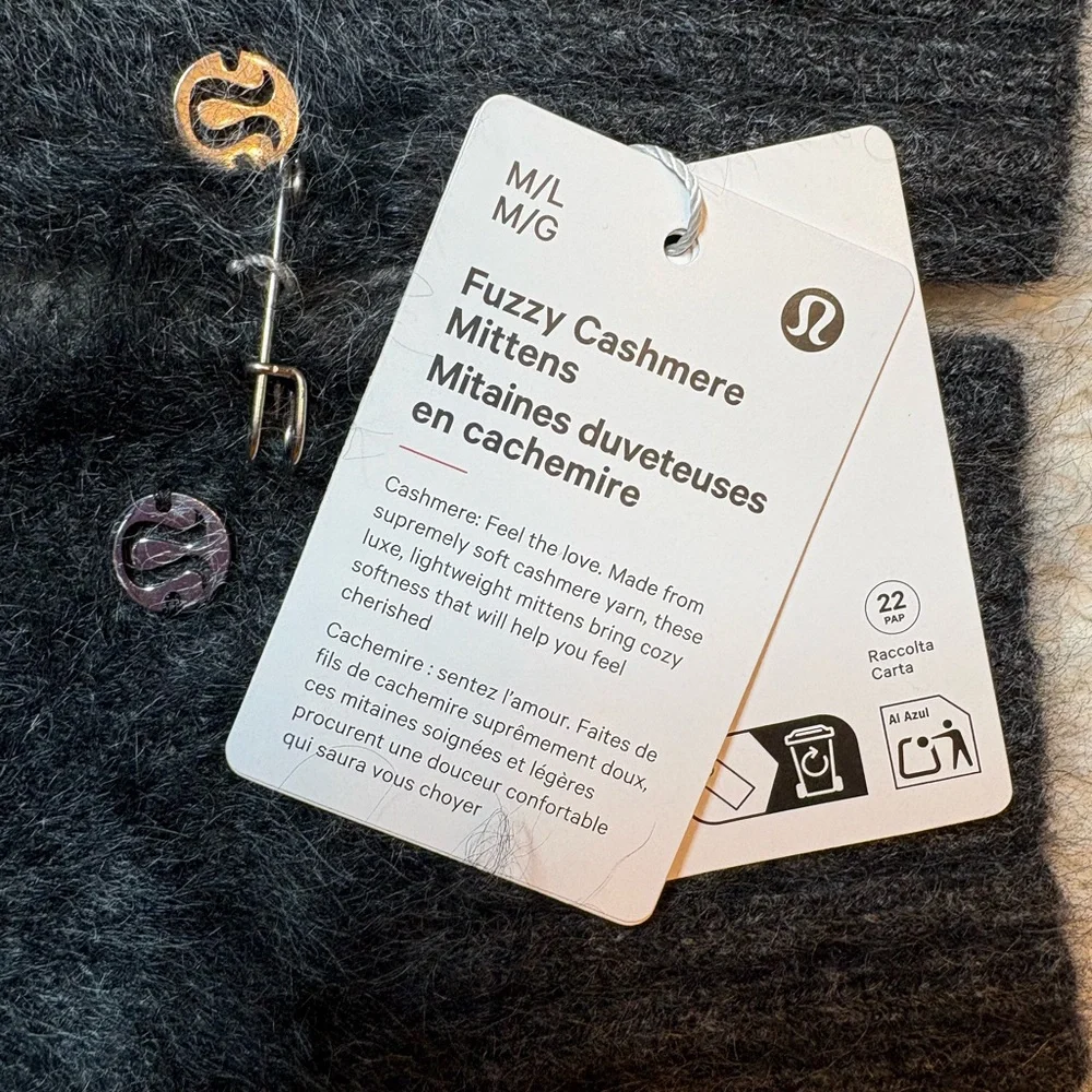 Lululemon NWT Fuzzy Gray‎ Cashmere Mittens